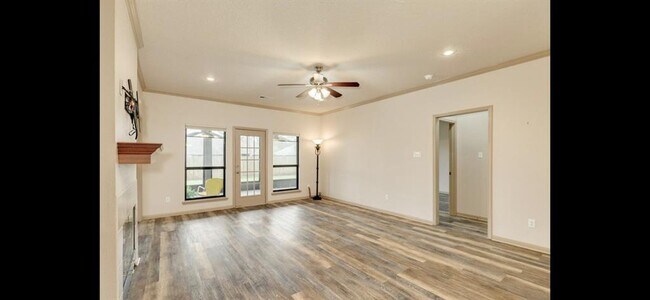 Building Photo - 112 Portulaca St