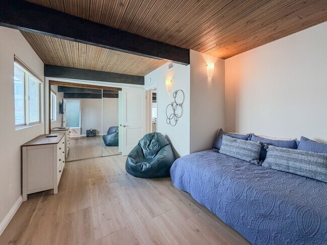 Building Photo - 1327D - The Sea Bum Sanctuary | 2 Bed 2 Ba...