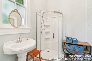 Building Photo - 109 Paso Hondo St