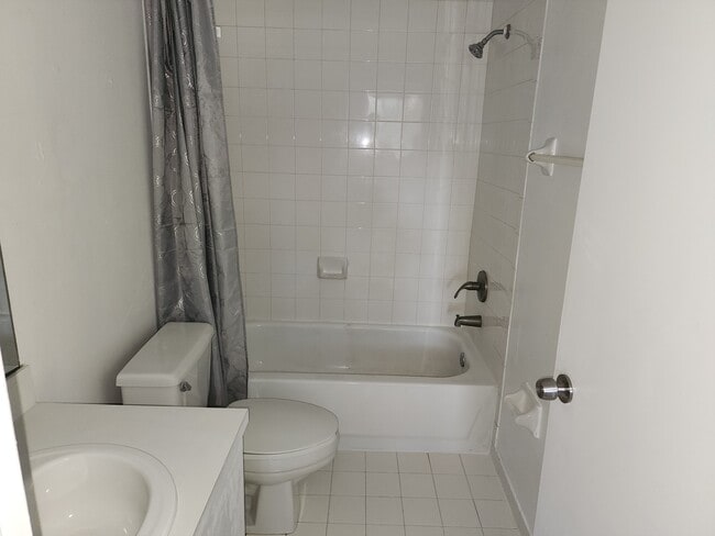 Building Photo - 8561 SW 109th Ave