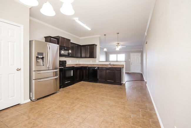 Building Photo - 5725 Trammel Estates Dr