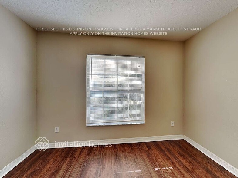 Building Photo - 115 Secluded Oak Ct