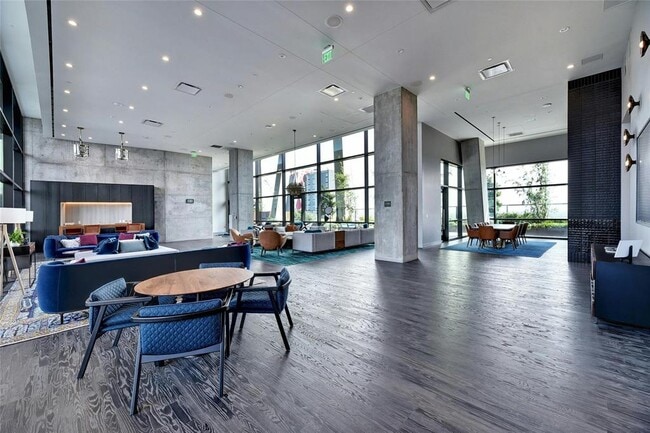 Building Photo - 70 Rainey St