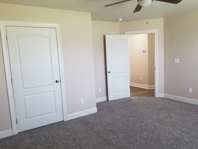 Building Photo - 806 NC-581