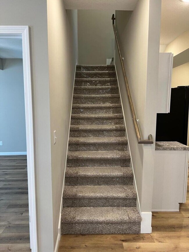 Building Photo - Beautifully Updated 4 Bed 2.5 Bath House!