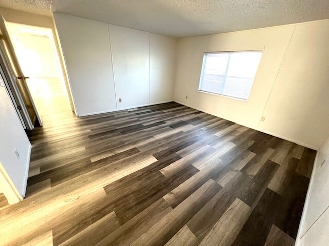 Building Photo - 560 Ramar Rd