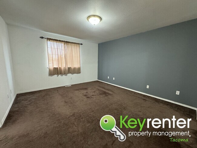 Building Photo - Incredible 3Bed/2.5Bath Pacific Home!