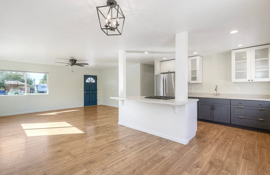 Building Photo - 2371 Berry St