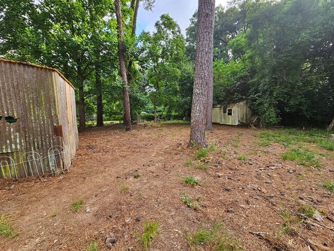 Building Photo - Section 8 Accepted on the 3 bedroom, 1 bath home.