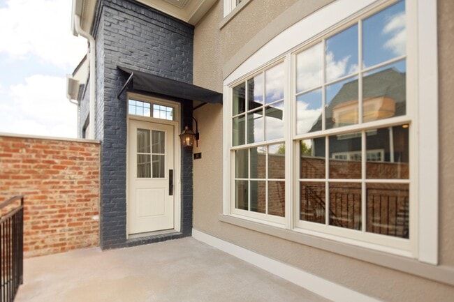 Building Photo - 84 N 6th St