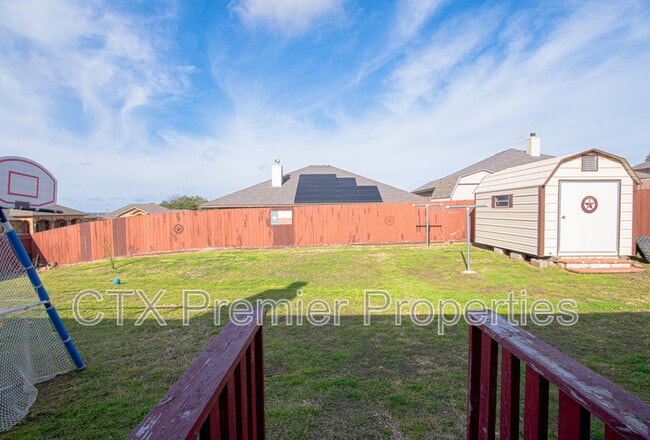 Building Photo - 2040 Chinquapin Ln