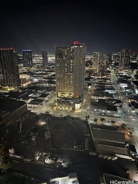 Building Photo - 987 Queen St