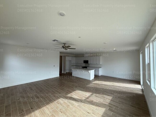 Building Photo - Newly constructed 3 bedroom/ 3 bathroom ho...