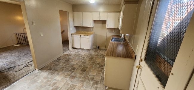 Building Photo - 2308 E 13th St