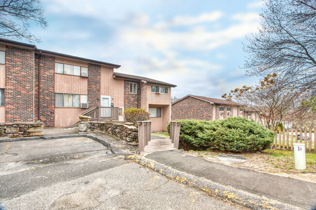 Primary Photo - 232 Oakville Ave