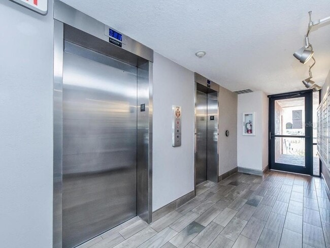 Building Photo - 51 Island Way