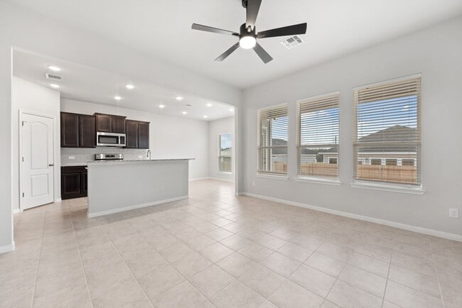 Building Photo - 737 Gingham Trl