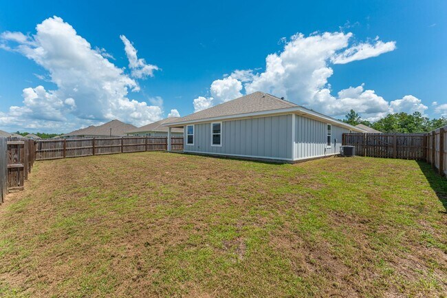 Building Photo - 522 Mary Lou Way