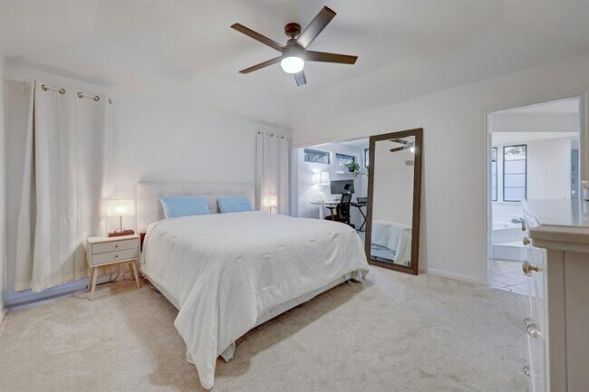Building Photo - 11816 Rain Forest Cove