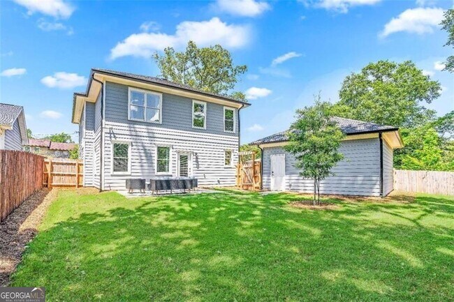 Building Photo - 510 Oak Dr