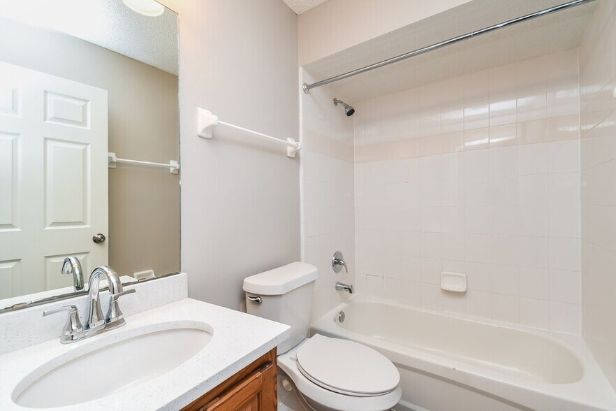Building Photo - 3720 Arava Dr
