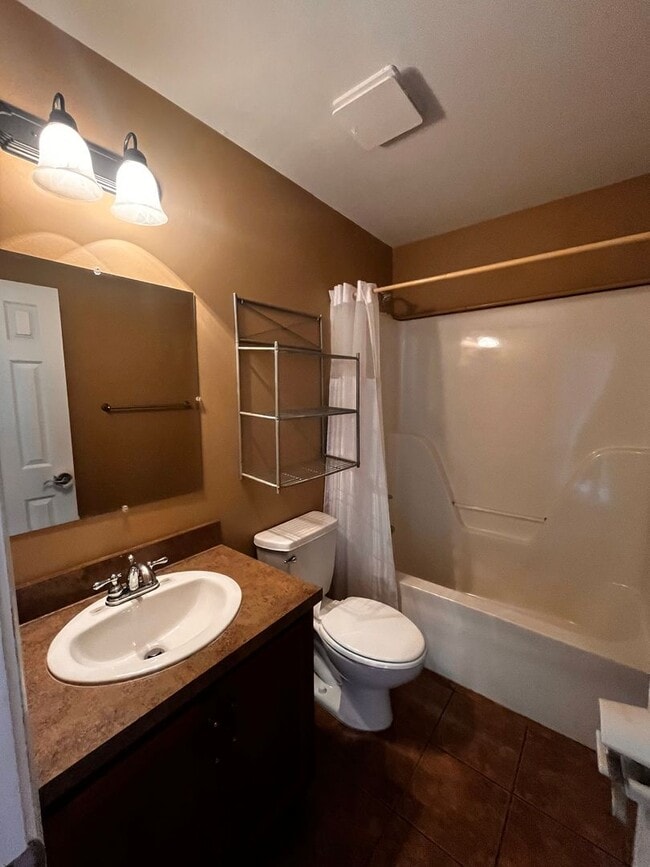 Building Photo - 3/2 in Sherwood