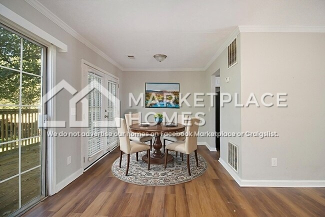 Building Photo - 2033 Charter Ln