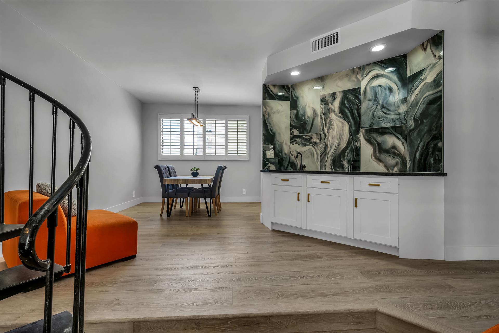 View of kitchen table from great room - 1412 N Crescent Heights Blvd
