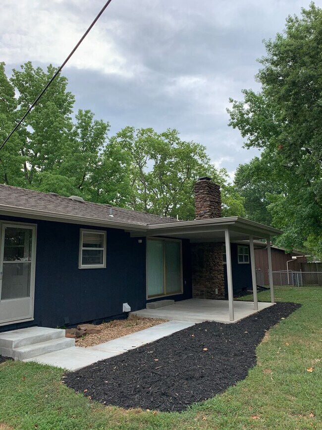 Building Photo - Brentwood South Subdivision - Completely Remodeled 3 Bedroom 2 Bath Home With Huge Backyard!