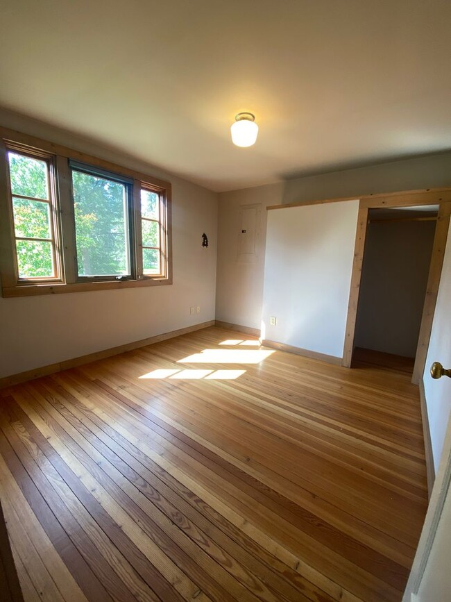 Building Photo - 3 Bedrooms | 2 Bath Home in Trout Lake, Wa...