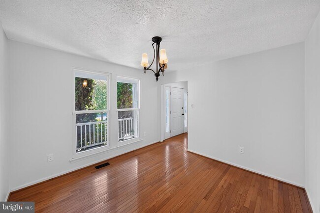 Building Photo - 2377 Tawny Dr