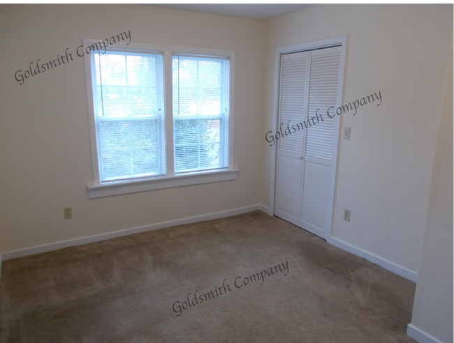 Building Photo - 295 Old Hunts Bridge Rd