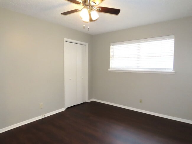 Building Photo - South Tyler! Beautiful 3 Bedroom, 2 Bathroom Duplex