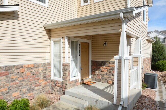 Building Photo - Beautiful townhome near Ft. Carson available to move in!
