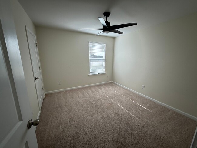 Building Photo - 341 Berring Ln