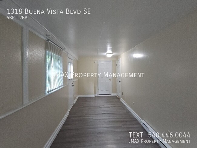Building Photo - 1318 Buena Vista Blvd SE
