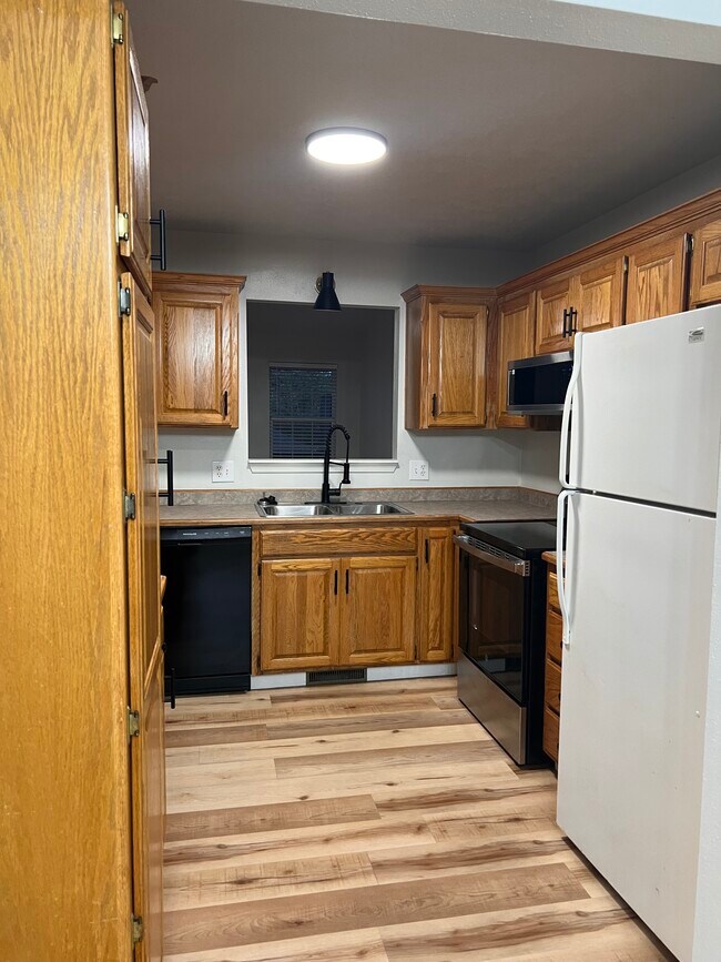 Building Photo - 109 Aubree Ct