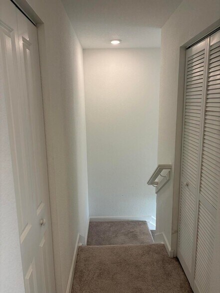 Building Photo - 4181 Lagoon Shore Dr