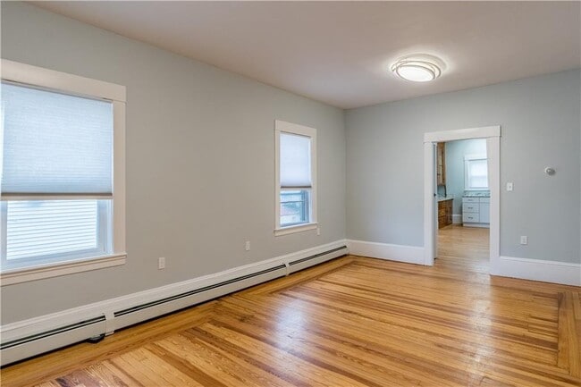 Building Photo - 168 Waterman Ave