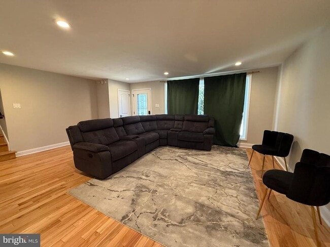 Building Photo - 331 Candlewood Rd