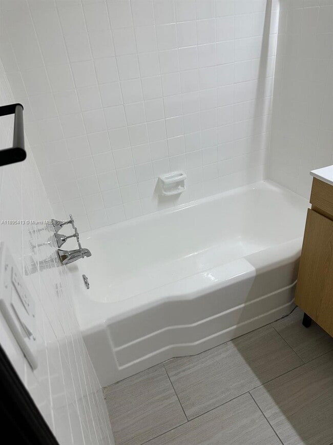 Building Photo - 3 bedroom in North Miami FL 33161