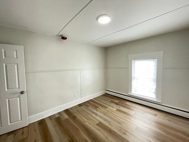 Building Photo - 53 Pennacook St
