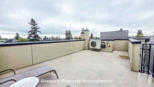 Building Photo - 4425 Meridian Ave N