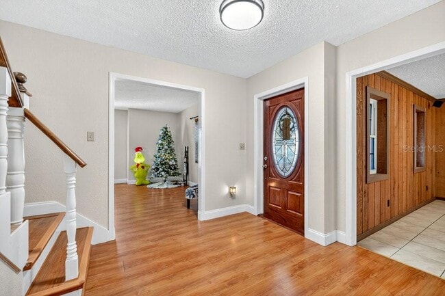 Building Photo - 223 Denese Ln