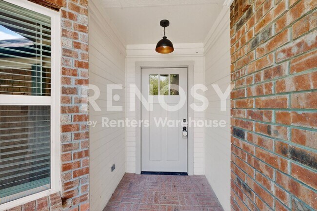 Building Photo - Complete Refreshed Move In Ready in Rowlett