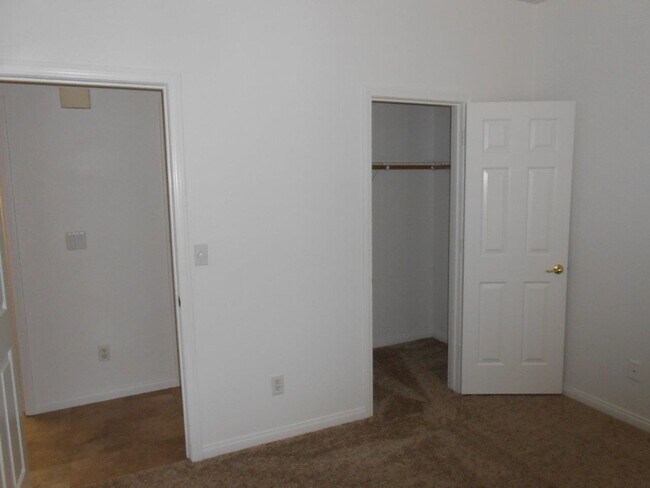 Building Photo - Beautiful 4 Bedroom Home in Summerlin