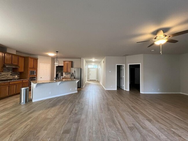 Building Photo - 1112 Vanderbilt Cir