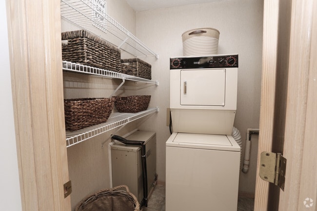 1BR - In Unit Laundry - The Villas Apartment Homes (I and II)