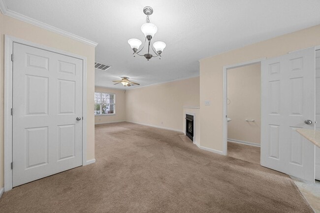 Building Photo - Large 2 Bedroom 2 1/2 Bath Dog Friendly Condo For Rent!