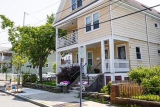 Building Photo - 130 Capen St